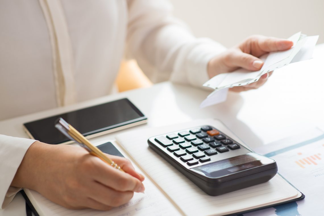 HÓA ĐƠN ĐỎ VAT LÀ GÌ? NHỮNG ĐIỀU CẦN BIẾT VỀ XUẤT HÓA ĐƠN ĐỎ